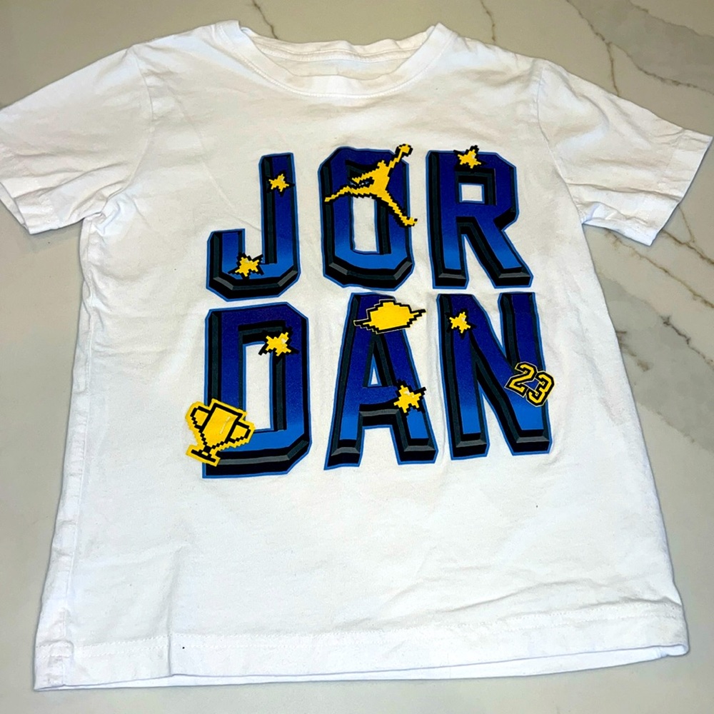 White Air Jordan boys T-shirt, purple logo, Size Small